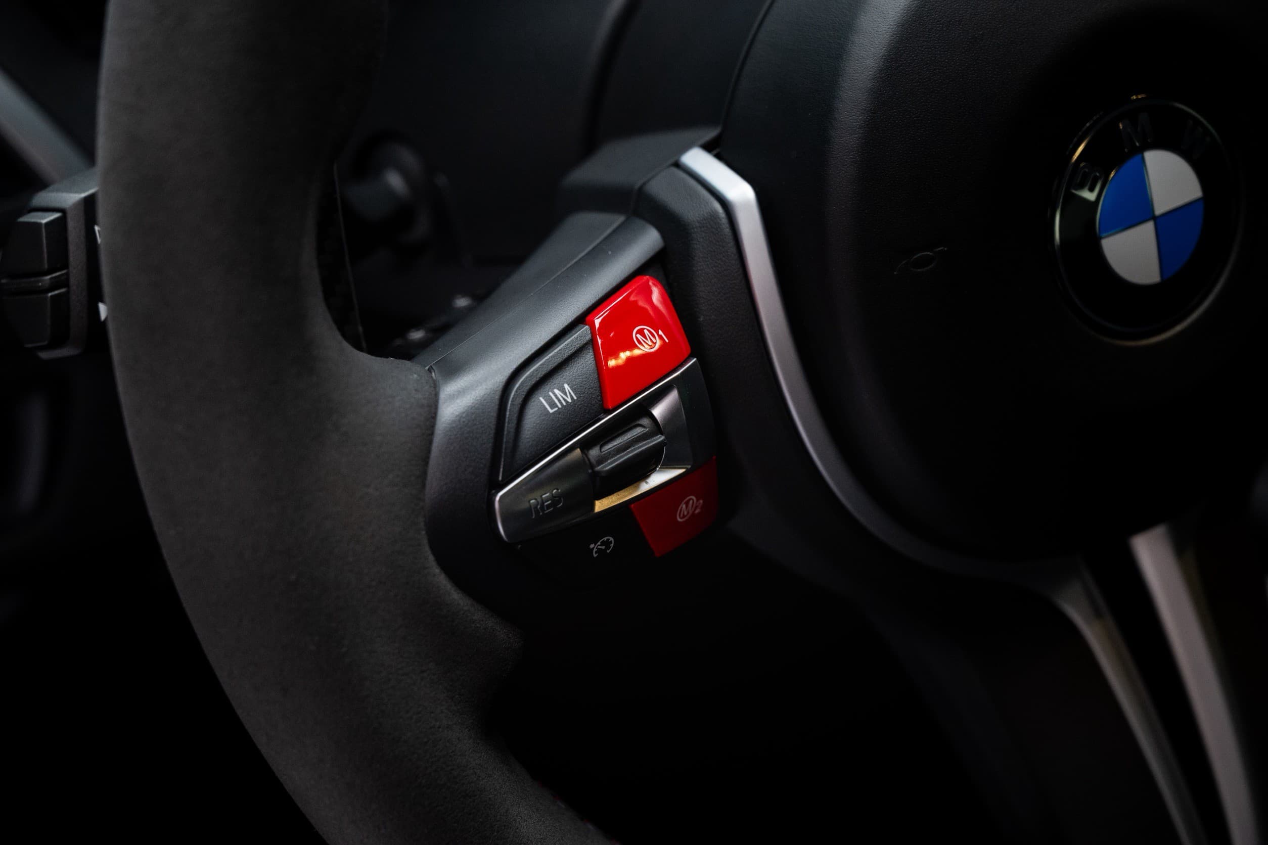 LINE_ALBUM_BMW M2CS 灰 0414_260415_17